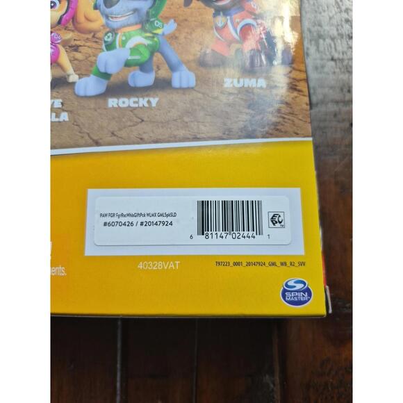 Paw Patrol Exclusive Boomer & Team 8 Figure Pack Rescue Wheels NEW - Picture 3 of 3